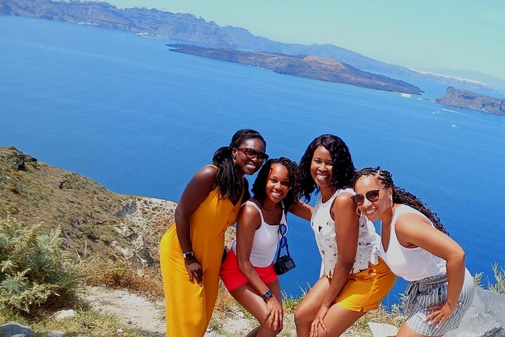 Santorini Must-See Highlights: Private Sightseeing Tour - Image 2