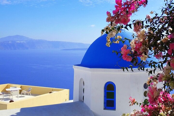 Santorini Must-See Highlights: Private Sightseeing Tour - Image 1