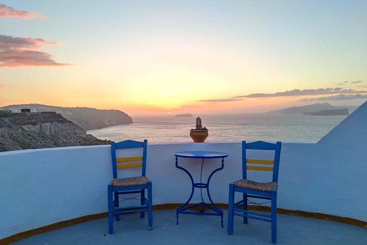 Santorini Must-See Highlights: Private Sightseeing Tour - Image 3
