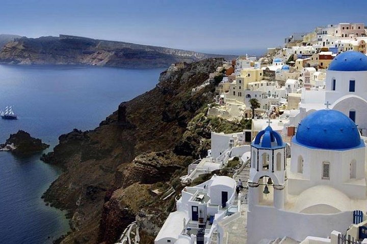 Santorini organised day tour 5 hour - Image 2