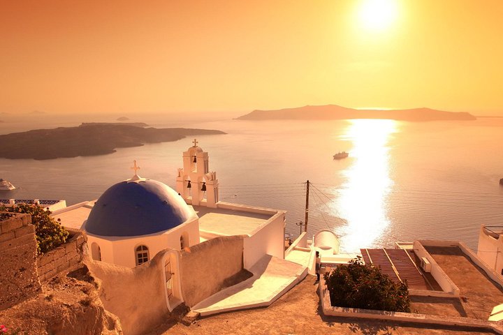 Santorini organised day tour 5 hour - Image 1