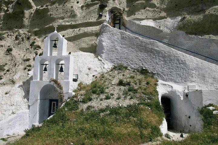 Santorini private tour traditional Village and wine museum - Image 5