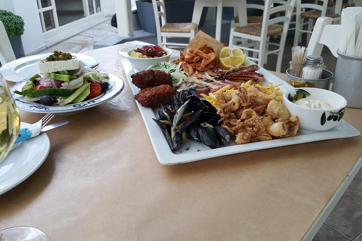 Santorini Private Tour With Food Experience - Image 3