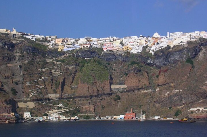Santorini Shore Excursion: Private Tour of Oia, Fira and the Akrotiri Excavation - Image 2