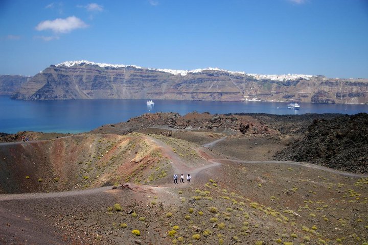 Santorini Shore Excursion: Private Tour of Thira Volcano and Hot Springs - Image 4