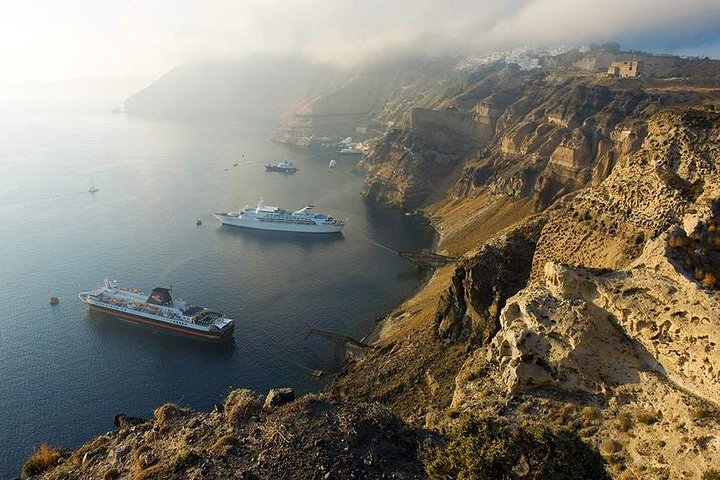 Santorini tours Famous place with greek coffe or coctail 4hour - Image 1