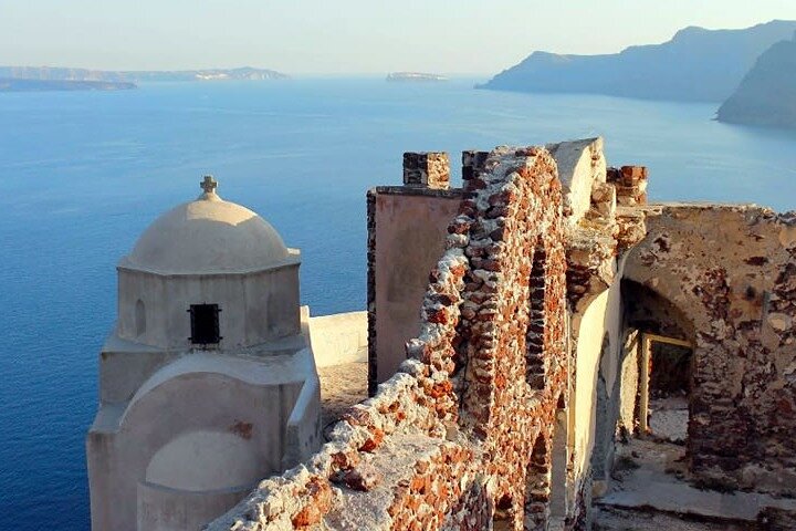 Santorini Venetian Castles Discovery Private Tour - Image 2