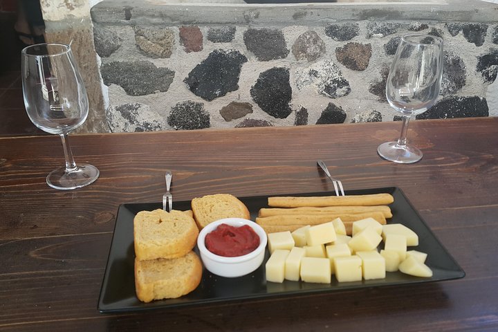  Santorini Wine Tasting & Food Pairing :Taste good life at Santorini - Image 5
