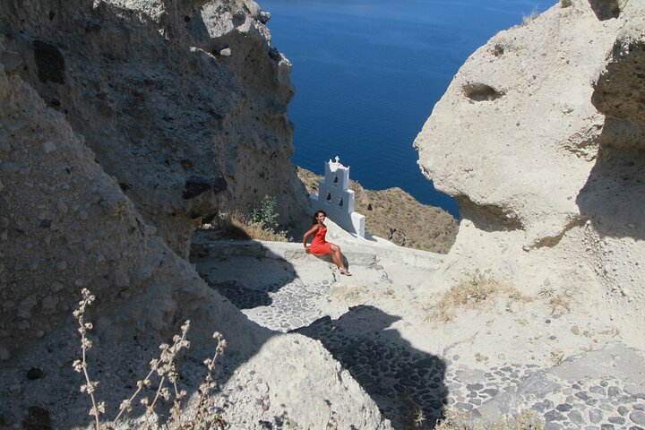 Santorini's Hidden Gems with Wine Tasting: 6-Hour Private Tour - Image 4
