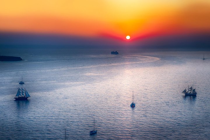 Shared Cruise from Santorini to the White beach via Volcano - Image 5