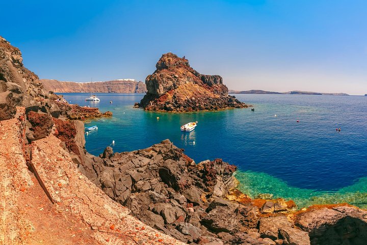 Shared Cruise from Santorini to the White beach via Volcano - Image 2