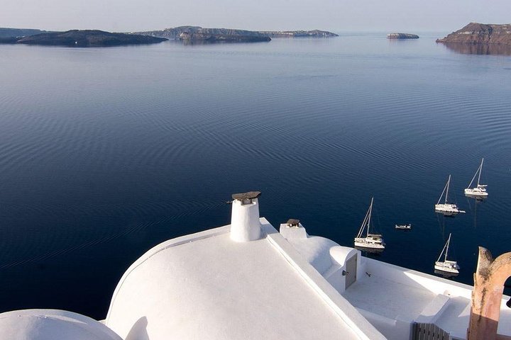 Shared Sunset Cruise around Santorini's best beaches - Image 2