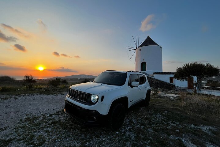 Sunset Private Tour Experience in Santorini island - Image 3
