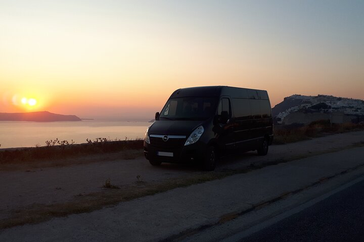 Tailor made Santorini Night Tour - Image 2