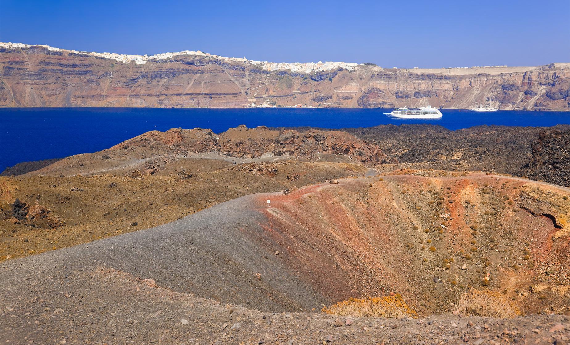 Volcano, Hot Springs and Thirassia - Image 1