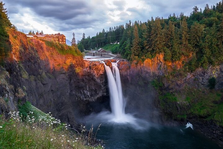 Full Day Seattle's W2 Tour - Wineries and Waterfalls - Image 1