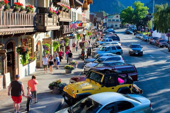 Leavenworth Luxury Full day Suv  - Image 3