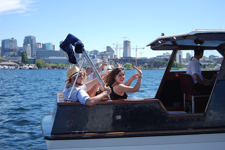 One-Hour Private Seattle Sightseeing Cocktail Cruise - Image 2