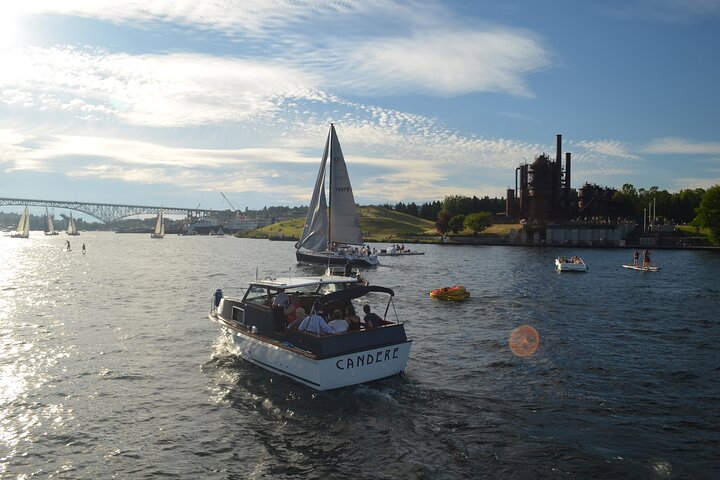 One-Hour Private Seattle Sightseeing Cocktail Cruise - Image 4
