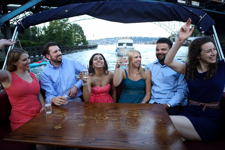 Private Seattle Sightseeing and Cocktail Cruise  - Image 1