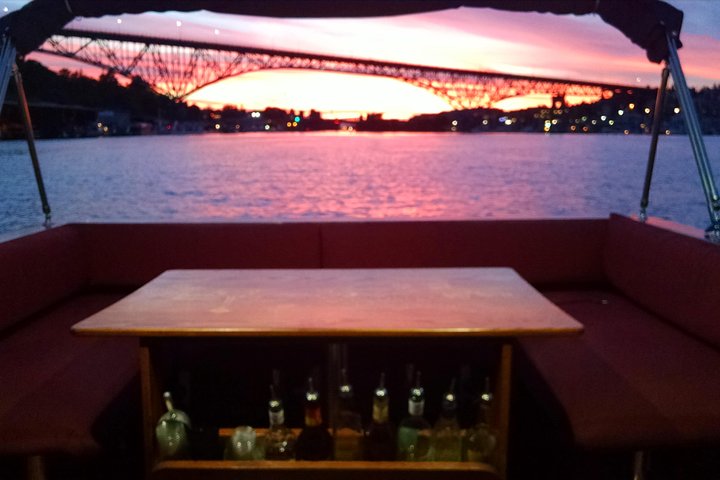 Private Sunset Cruise on Lake Union - Image 1