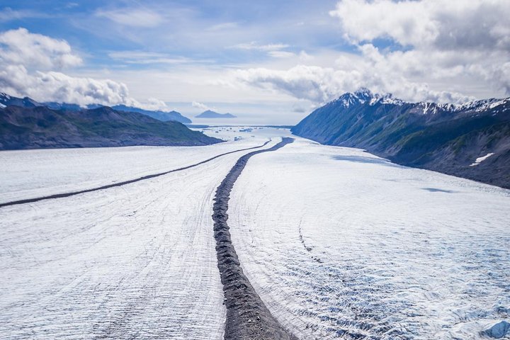 Bear Glacier Scenic Flight - Image 5