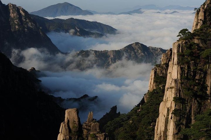 3-Day Yellow Mountain and Tangmo Village Tour with Local Handcraft Experience - Image 2