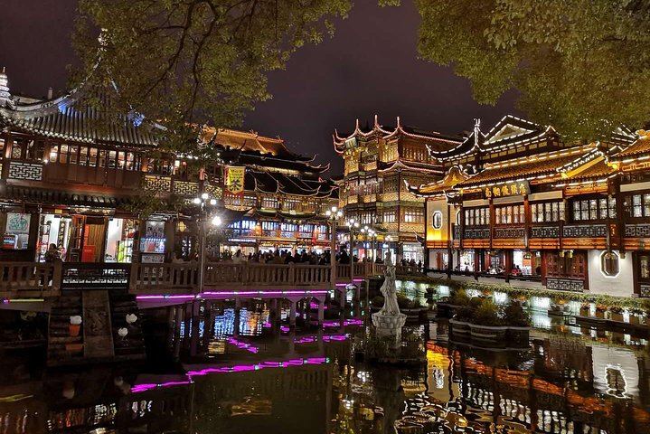 Private Evening Tour: VIP Huangpu River Cruise and Shanghai Lights - Image 4