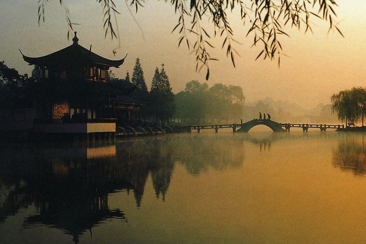 Private Hangzhou Day Trip by Bullet Train with West Lake Impression Show - Image 2
