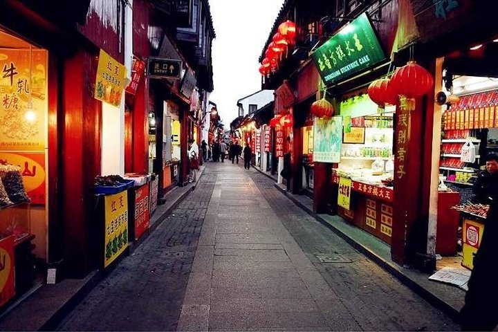 Private Shanghai Layover Tour to Qibao Ancient Town with Spa Option - Image 1