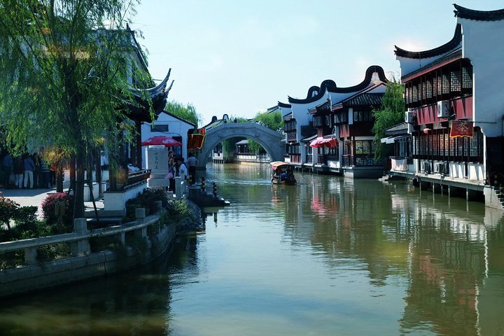 Private Shanghai Layover Tour to Zhaojialou Water Town with City Highlights - Image 2