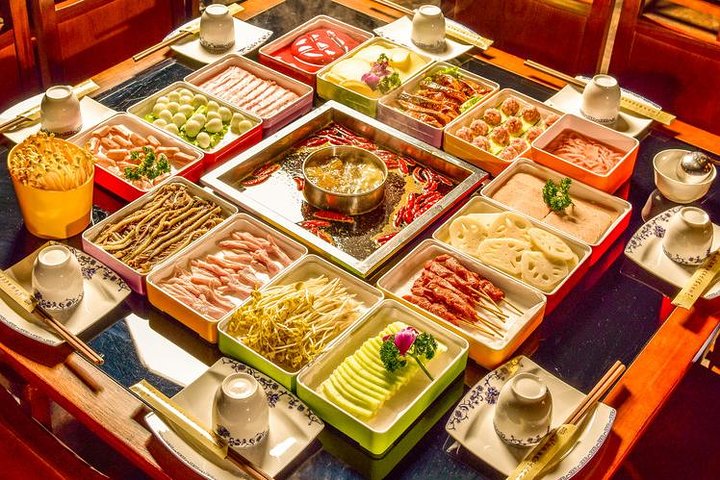 Private Tour: Experience Precious Ear Treatment,Dinner with Face-changing Show - Image 1