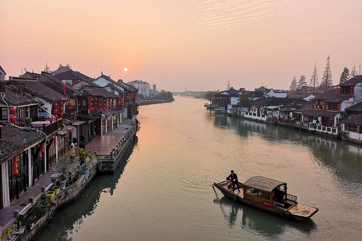 Private Tour of Shanghai Highlights and Zhujiajiao Water Town in One Day - Image 4
