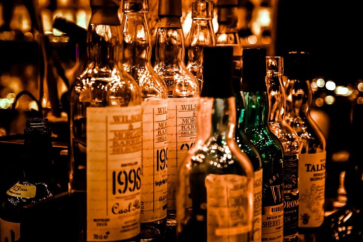 Shanghai Luxury Bar Crawl in 5-star Hotel or Boutique Hotel - Image 4