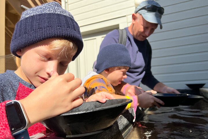 Gold Panning Adventure in Downtown Skagway Alaska - Image 5