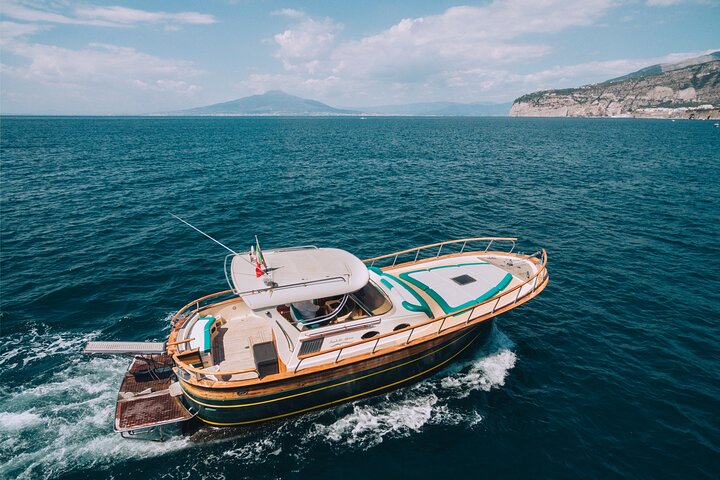 Amalfi Coast Private Boat Tour from Sorrento, Positano or Naples - Image 1