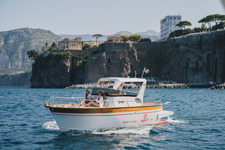Capri Boat Tour from Sorrento Classic boat - Image 3