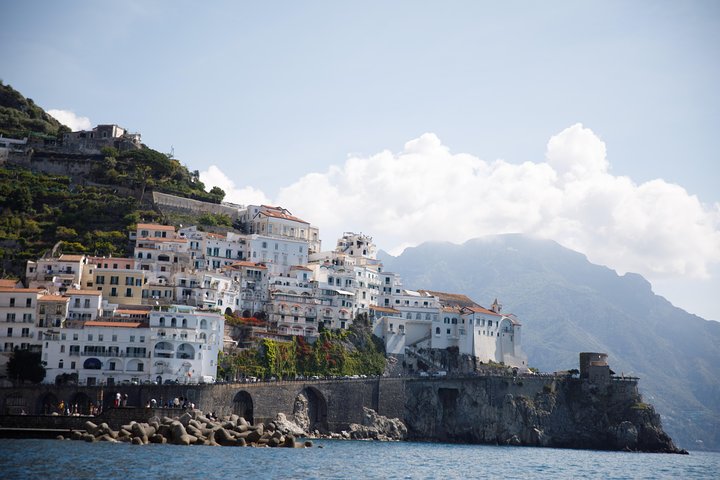 Capri Boat Tour from Sorrento Classic boat - Image 4