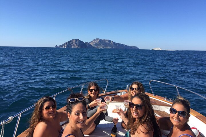 Capri Tour from Sorrento - 38ft Motorboat APREAMARE - Image 4
