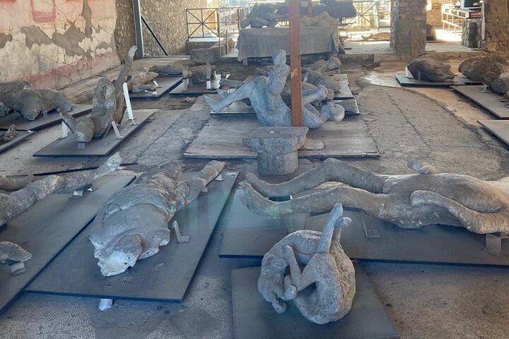 Exclusive Half-Day Tour in Pompeii with skip the line tickets - Image 1