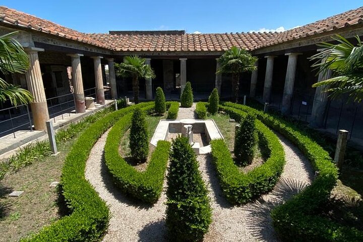 Exclusive tour in Sorrento and Pompeii with transport and tickets - Image 4
