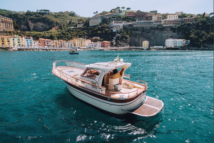 Full-Day Amalfi Coast Private Boat Tour from Sorrento or Positano - Image 2