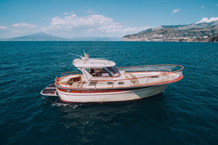 Full-Day Amalfi Coast Private Boat Tour from Sorrento or Positano - Image 1