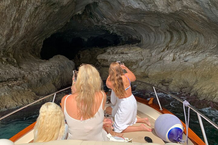  Full Day Private Boat Tour of Capri - Image 2