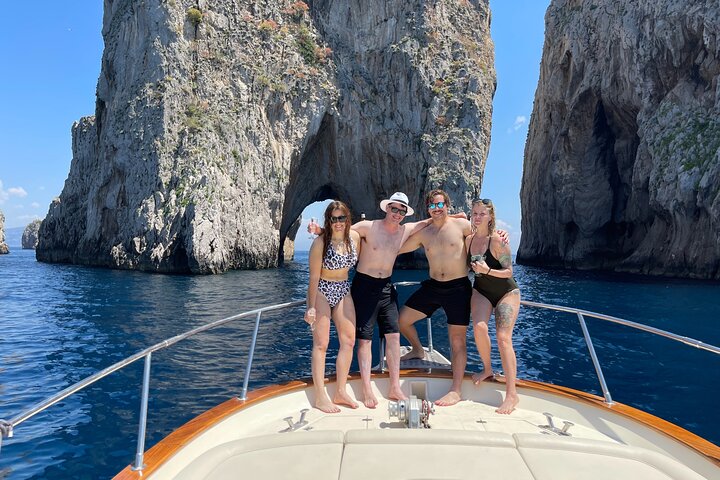 Full-Day Private Guided Boat Tour in Capri - Image 1