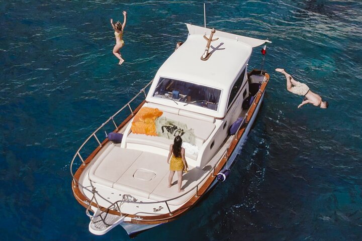 Full-Day Private Guided Boat Tour in Capri - Image 4