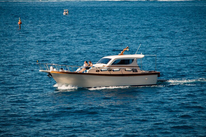 Full-Day Private Guided Boat Tour in Capri - Image 5