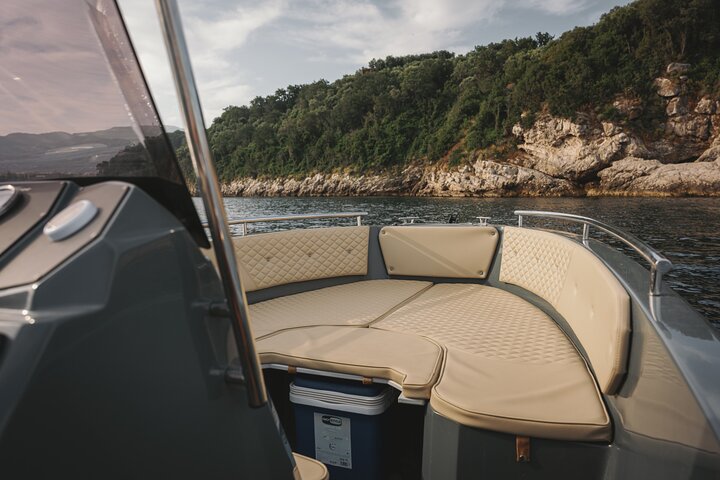 Full Day Private Tour from Capri to Sorrento in a Speedboat - Image 3
