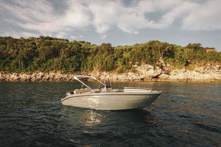 Full Day Private Tour from Capri to Sorrento in a Speedboat - Image 4