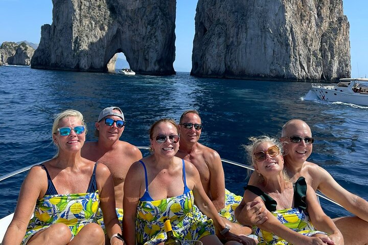 Guided boat tour of Capri from Sorrento - Image 3